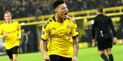 Potong Rambut, 2 Bintang Dortmund Ini Diberi Sanksi thumbnail
